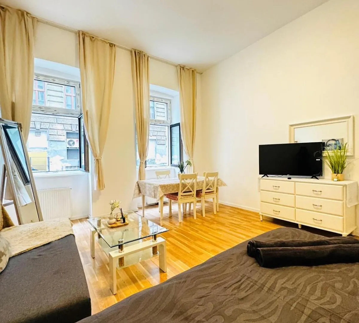 Comfortable Studio Apt, 15 Minutes To Rathausplatz Vienna 0*,  Austria