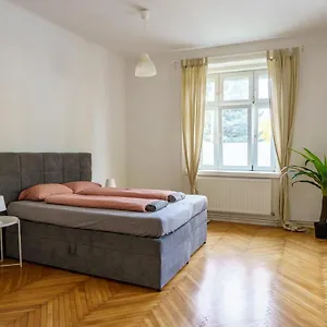 Central Living - Schoenbrunn Bécs