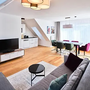 Myfavorit - Spacious Next To Puplic Transport U1 Direct Connection To Citycenter Βιέννη