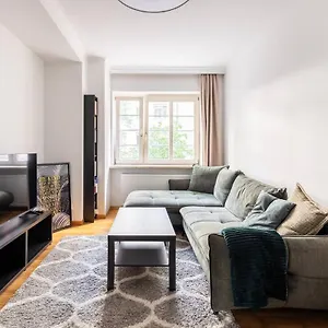 Near Metro - Netflix - Free Wifi Apartament